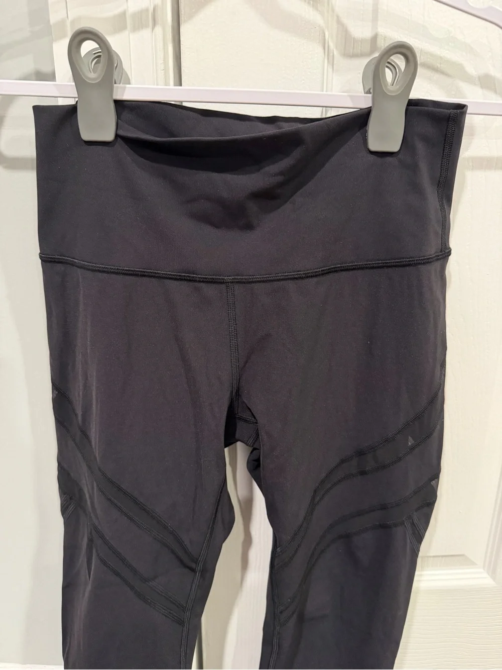 Pre-Owned Lululemon Wunder Under HR Crop Black High Rise Mesh Panel, Sz 8